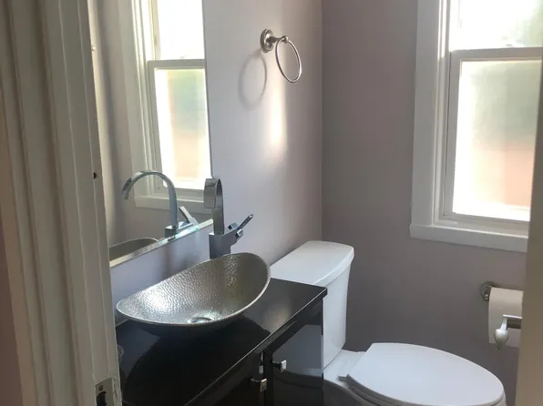 8649 Niles Center Rd #D, Skokie, IL 60077