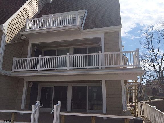3rd image of 622 Pleasure Ave