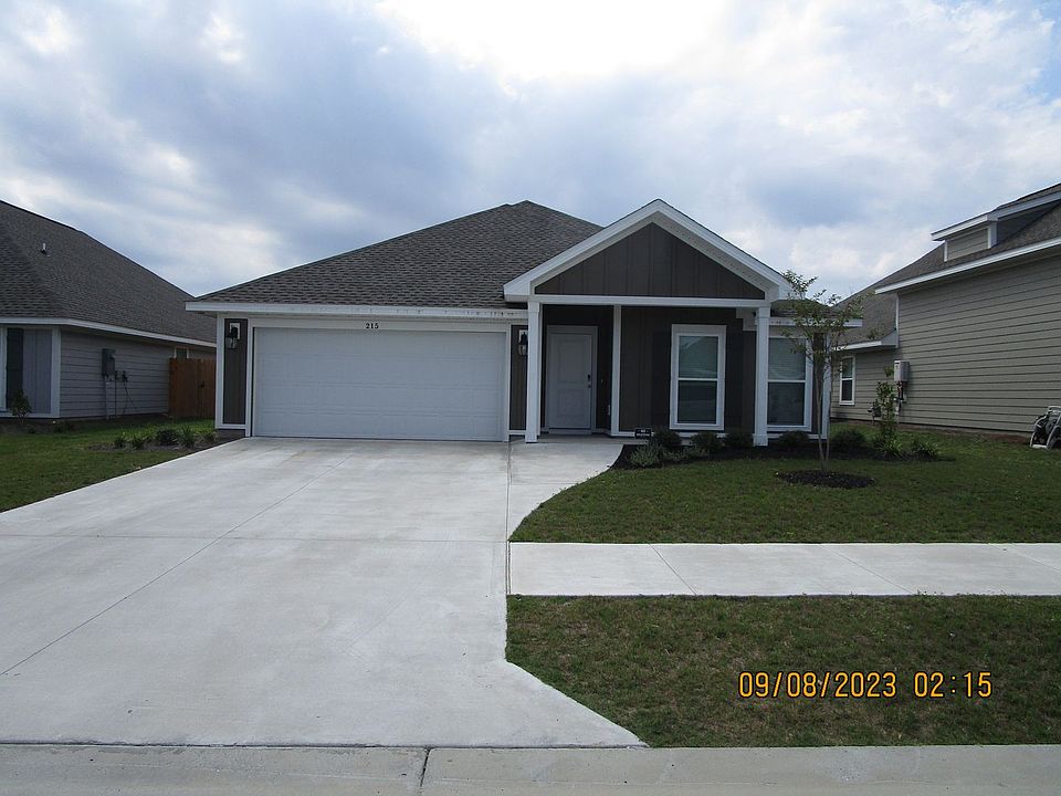 1st image of 215 Bayou Bend Ln