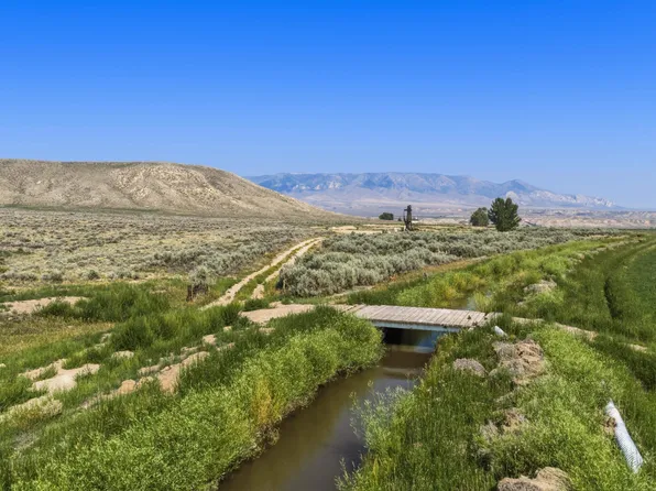 38 Road 1AFW, Clark, WY 82435