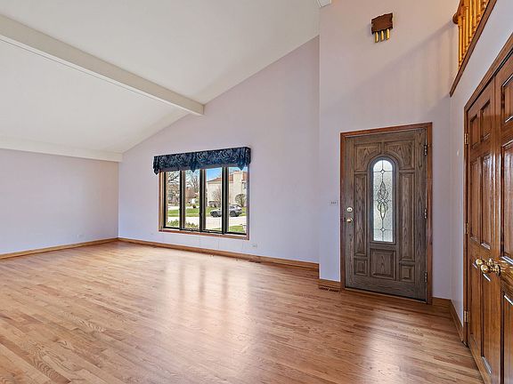 5th image of 1133 N Thatcher Ln