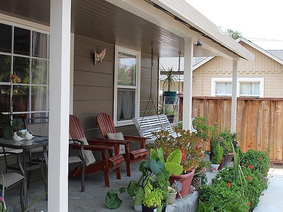 3rd image of 371 Cureton Pl