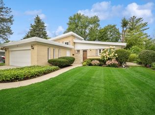 401 Locust Rd, Wilmette, IL 60091
