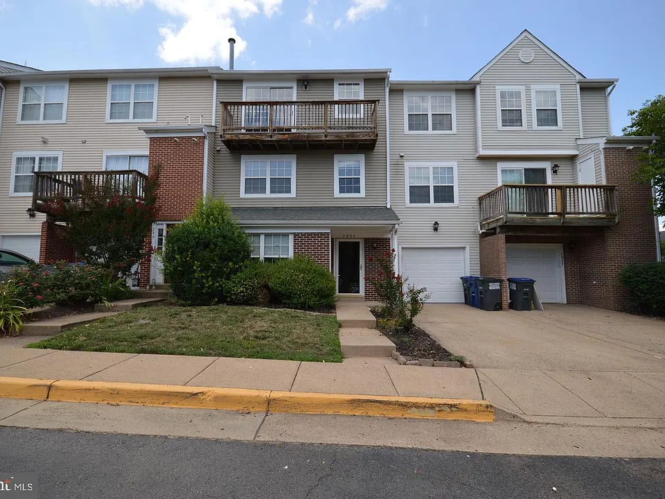 7953 Coachcrest Ct