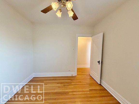 2nd image of 1909 W Larchmont Ave #1911-3B