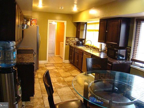 4th image of 9602 New Orchard Dr
