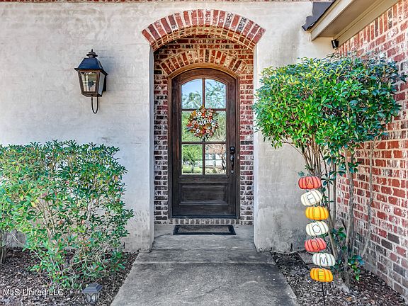 4th image of 233 Stonebridge Blvd