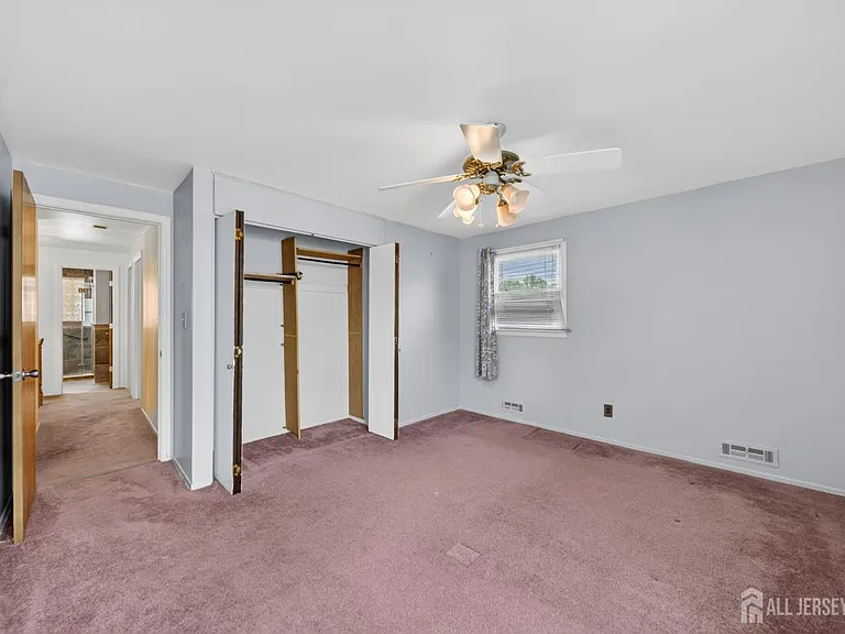 95 Pine St — Photo 16