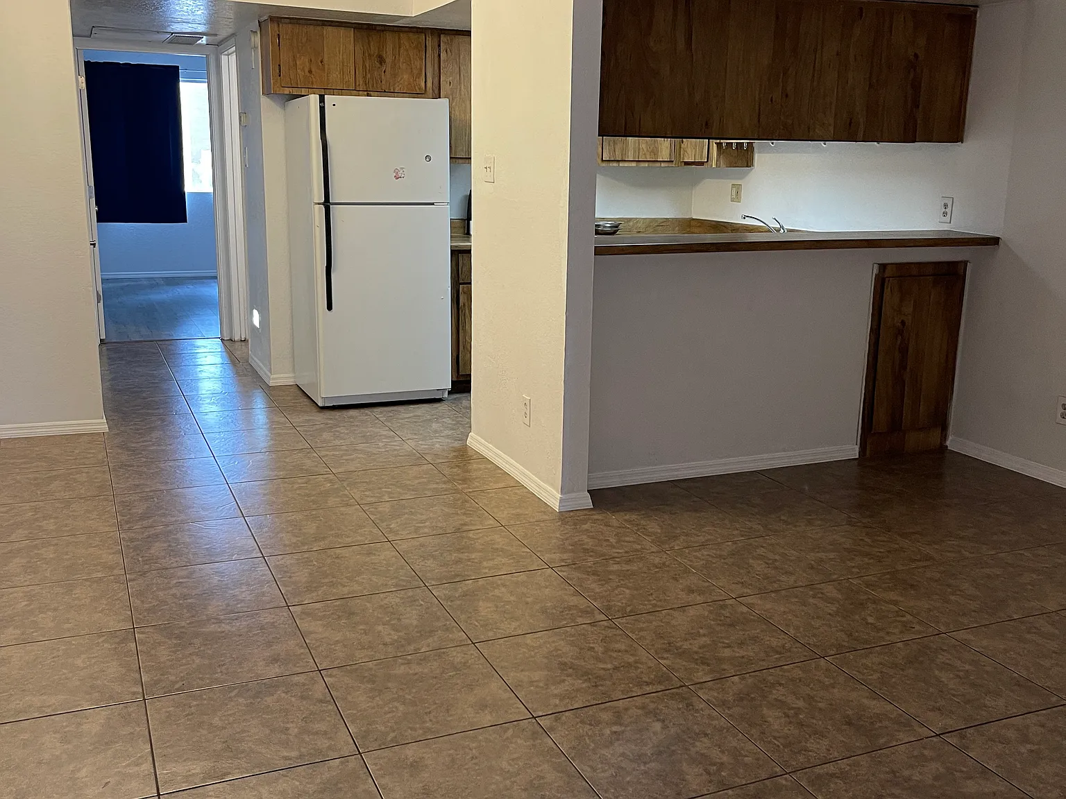 1 bedroom 1 bath unit. Laundry room with washer and dryer included — Photo 3