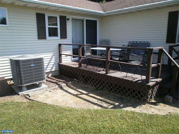 3rd image of 306 Hudson Branch Dr