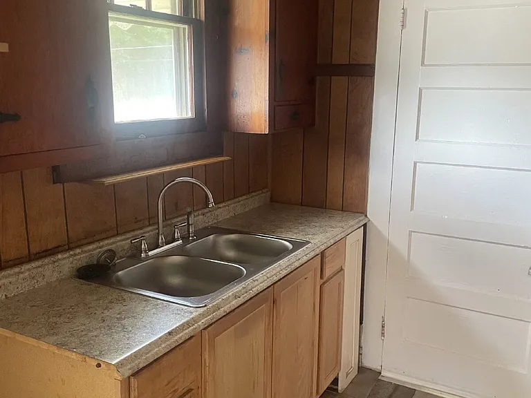 276 Finley St — Photo 16