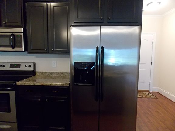 5th image of 3320 Ellsworth Drive #A