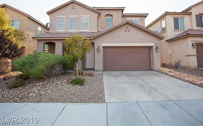 5 bed, 3.0 bath, 2937 sqft, $2,400 — Photo 1