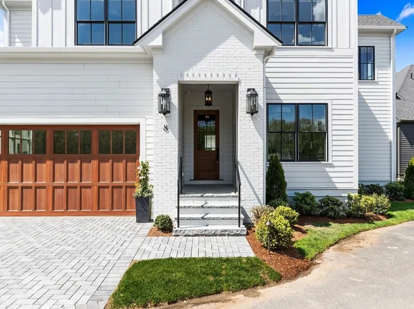 8 Common Ct, Lexington, MA 02421