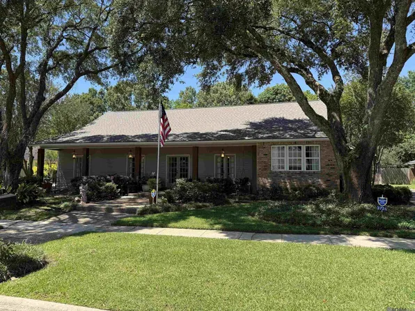3724 Lake La Berge Ct, Baton Rouge, LA 70816