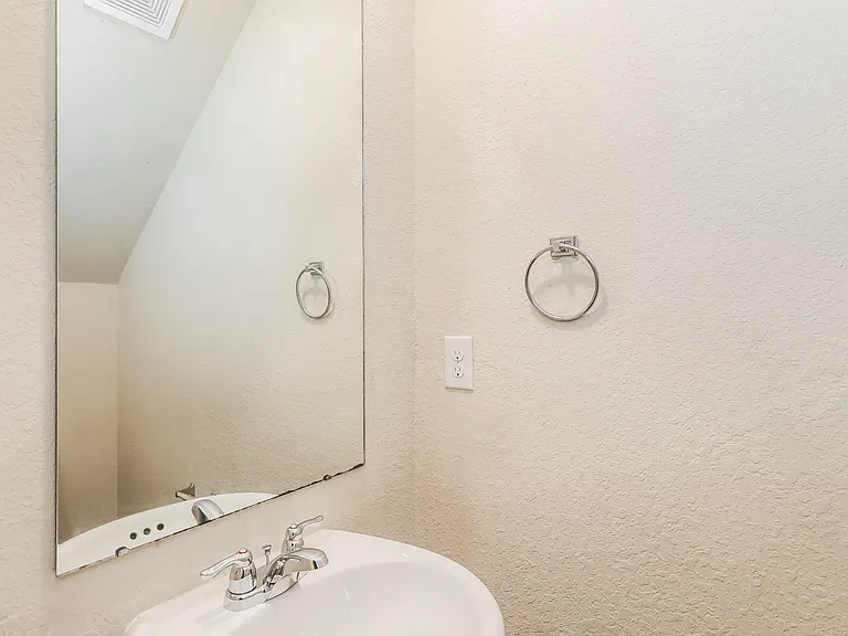 308 Highwood Ln — Photo 15