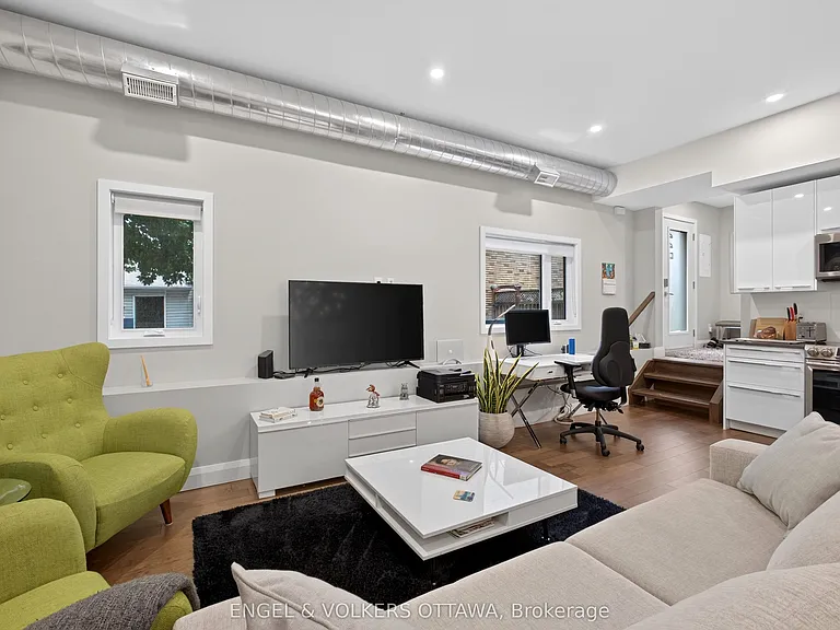 44 Byron Ave #D — Photo 12