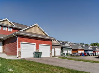 105 Harvey Dr #127, Waterloo, IA 50701