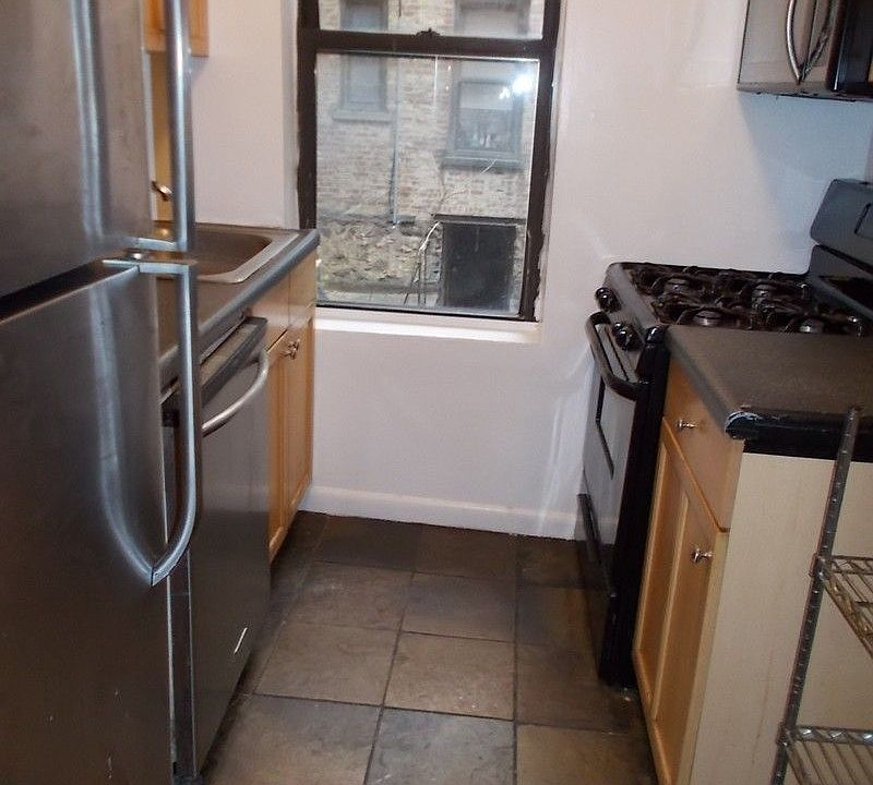 1st image of 446 Saint Johns Pl #A2a4