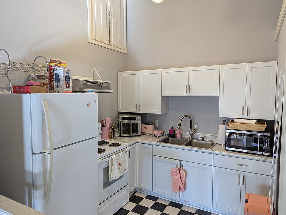 1st image of 223 Sibley St #305