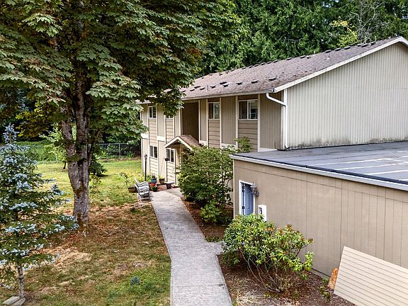 5th image of 6610 SW Terri Ct