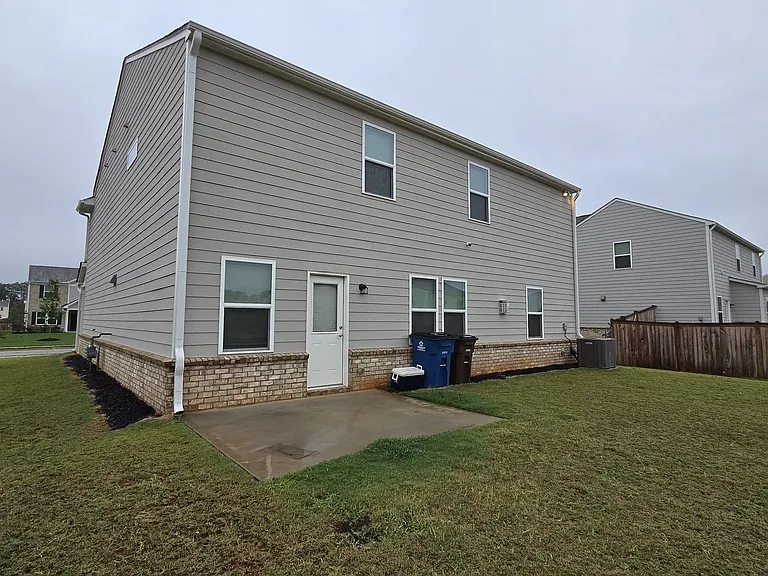 521 Elkwood Ln — Photo 10