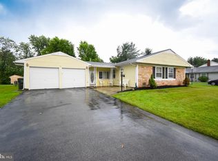 15 Triangle Ln, Willingboro, NJ 08046