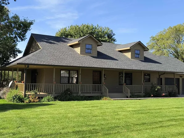 520 Harrison St, Orchard, NE 68764