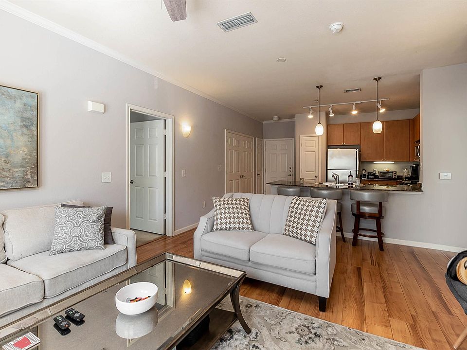 1st image of 1901 5th Ave #1304