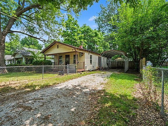 4th image of 2434 N Pickwick Avenue