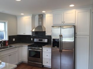 9 Poplar St, Westbury, NY 11590