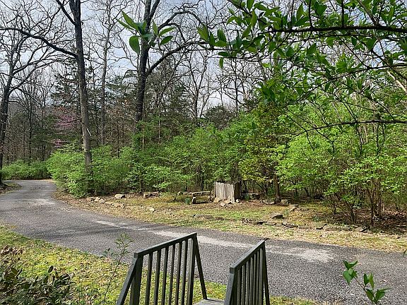 3rd image of 3192 E Township St