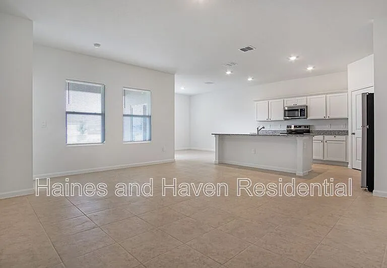 3008 Daffodil Dr — Photo 10