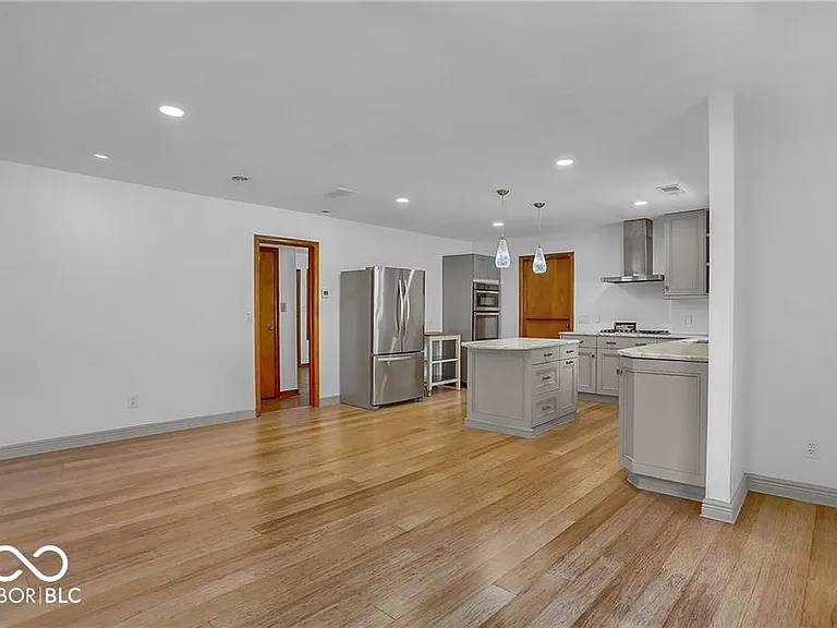 760 W Pine St — Photo 37