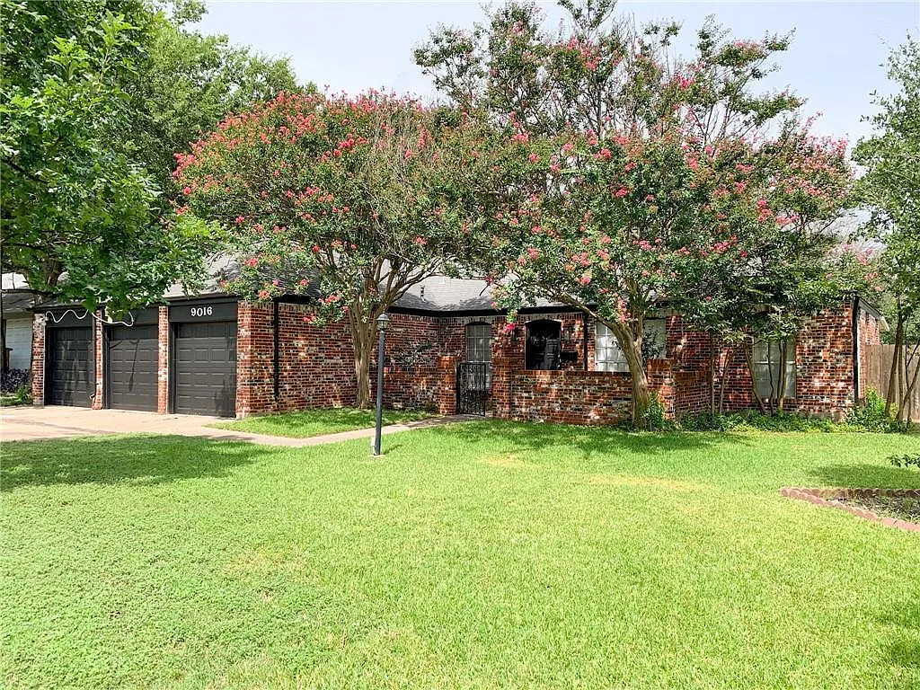 3 bed, 2.0 bath, 1736 sqft, $2,450 — Photo 1
