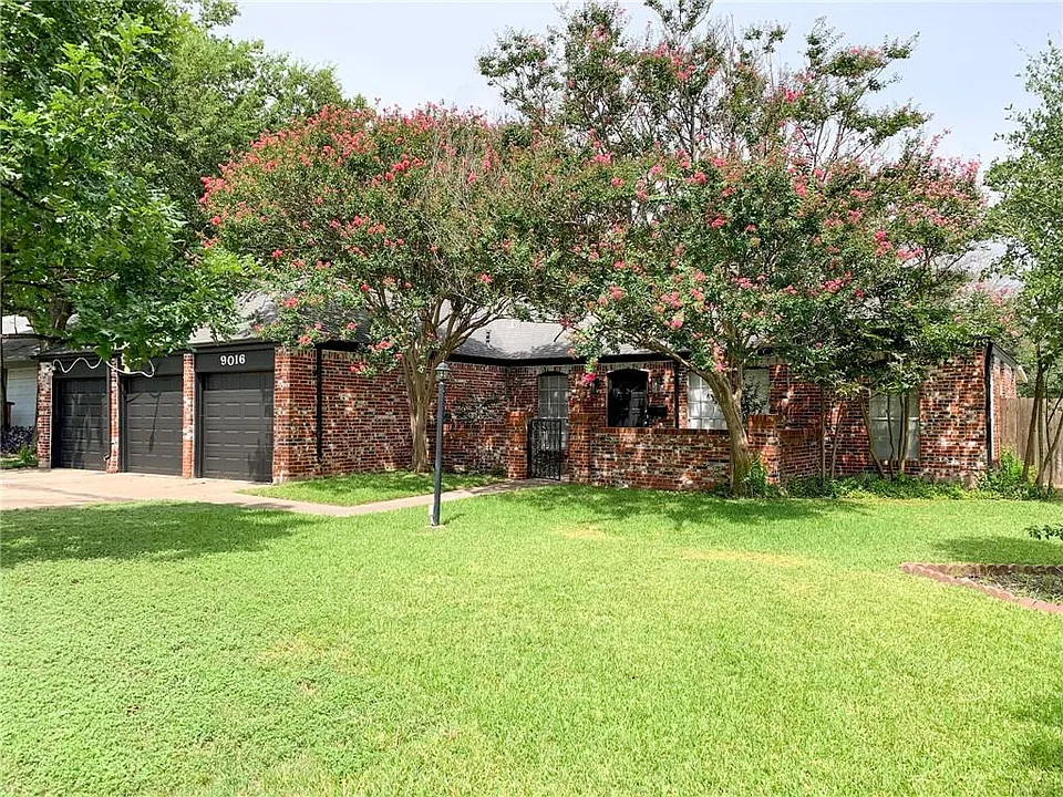 9016 Collinfield Dr