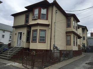 16 Quequechan St, Fall River, MA 02723