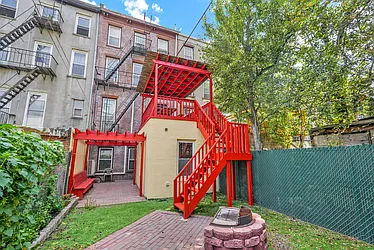 Rented by Brownstone Property Group