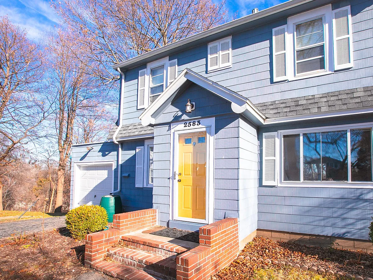 Building Photo - 2583 Titus Avenue Ext