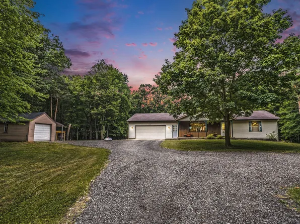 2427 140th Ave, Dorr, MI 49323