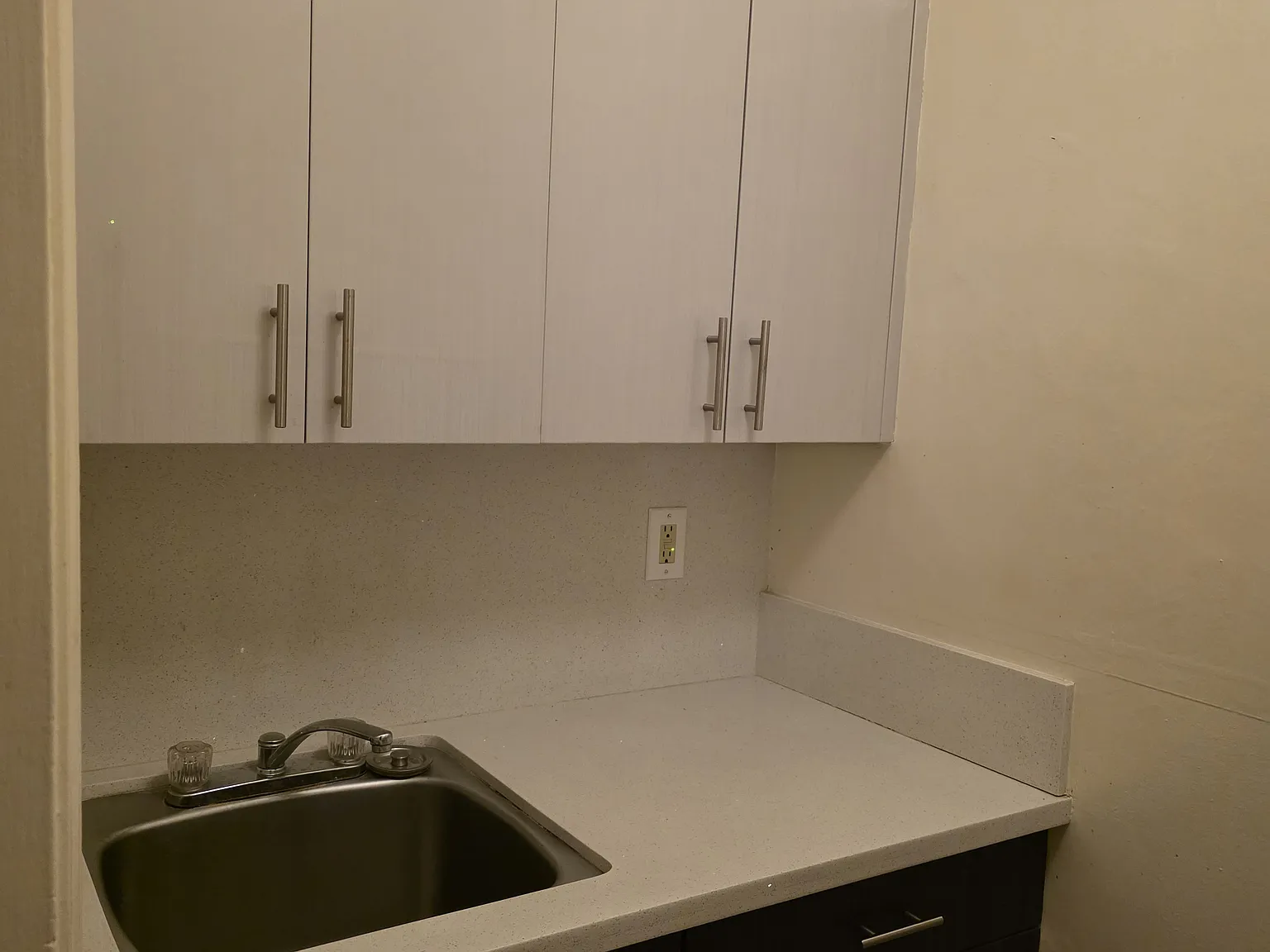 Studio, 600 sqft, $1,650 — Photo 3