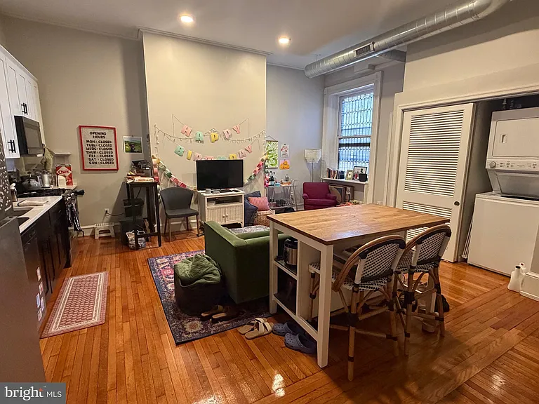 1211 Spruce St #2F — Photo 3