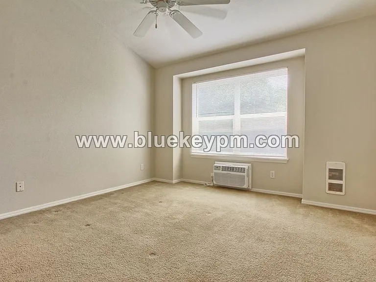 1712 SE Cutter Ln — Photo 7