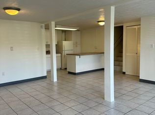Furnished Ground-Level 1BD/1BA with Tandem Parking Steps from UH Mnoa (Unit #B), Honolulu, HI 96822