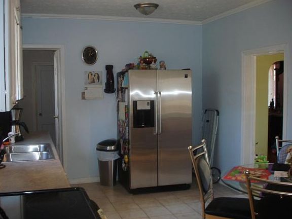 5th image of 5610 N Hillside Ave