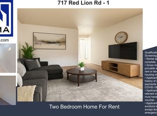 717 Red Lion Rd, Philadelphia, PA 19115