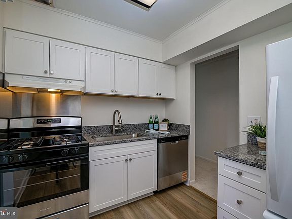 4th image of 5921 Tamar Dr #11-P11