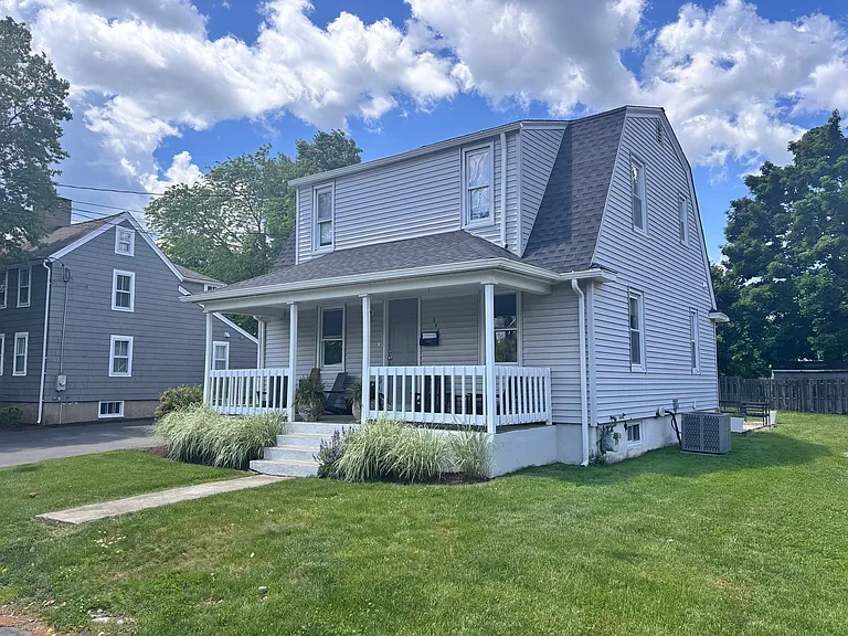 144 Bungalow Ave — Photo 2