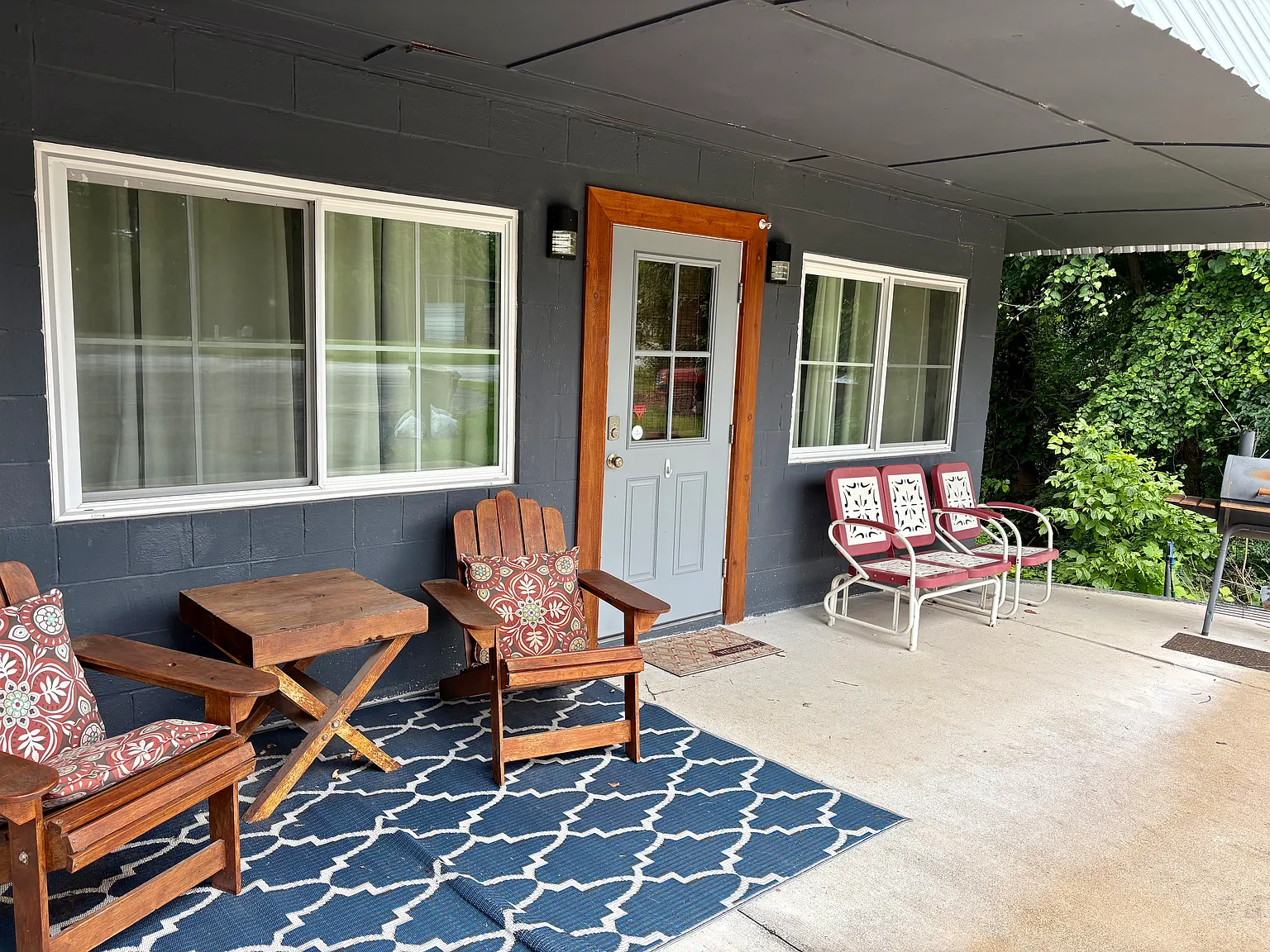 Studio, 2592 sqft, $1,400 — Photo 2