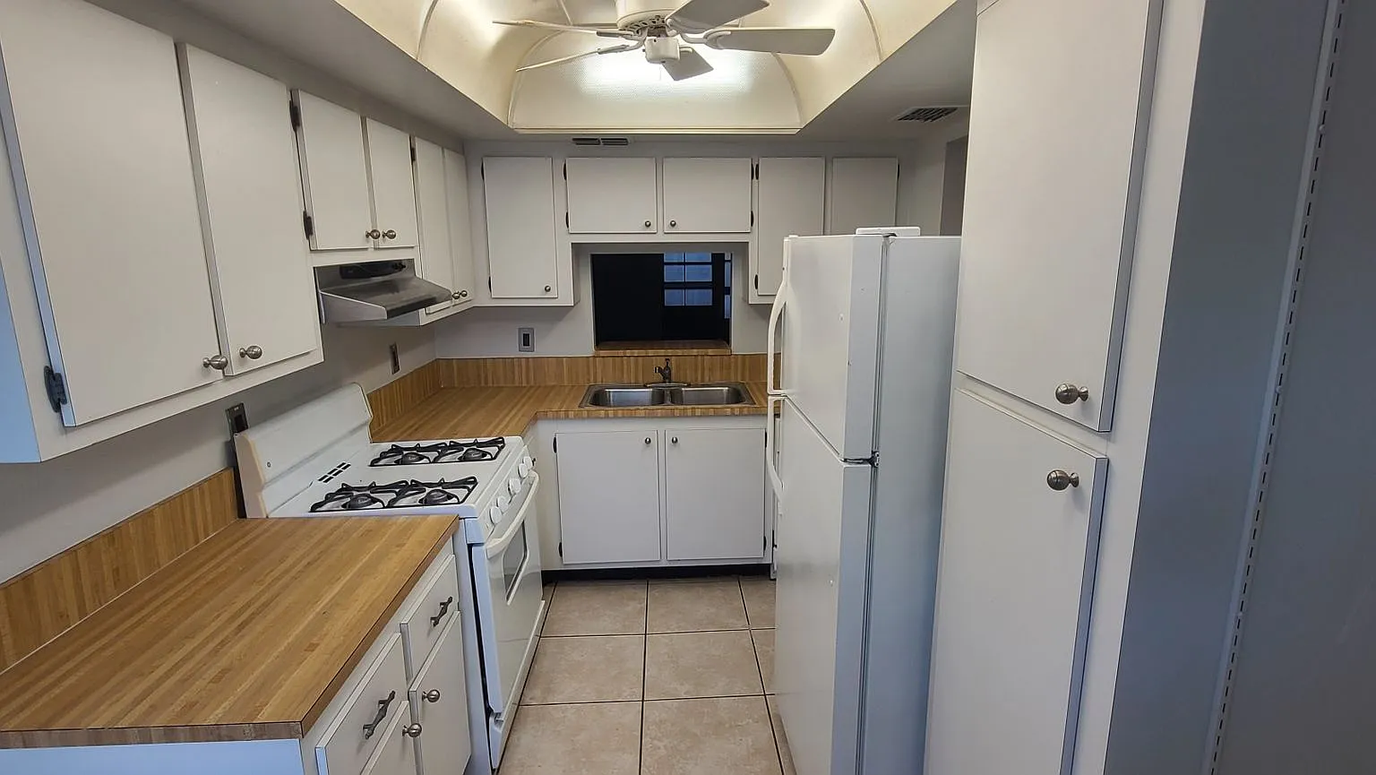 Two-Bedroom Villa in 55+ community — Photo 4